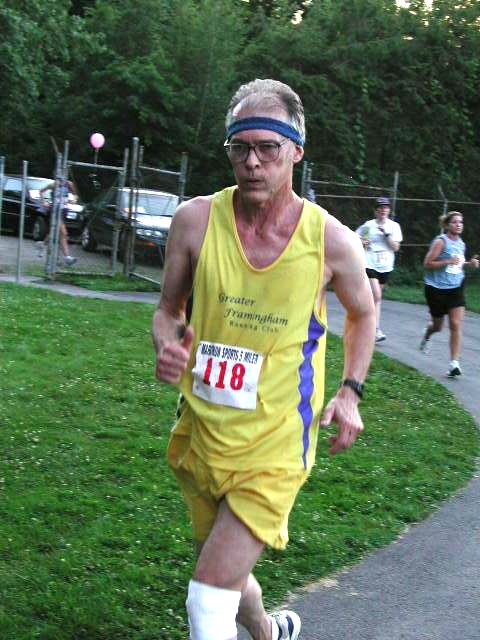 Ted at Marathon Sports 2003.jpg  (88.6 Kb)