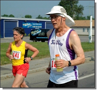 Pam Thomas and Ted at Whirlaway 2005.jpg  (106.9 Kb)